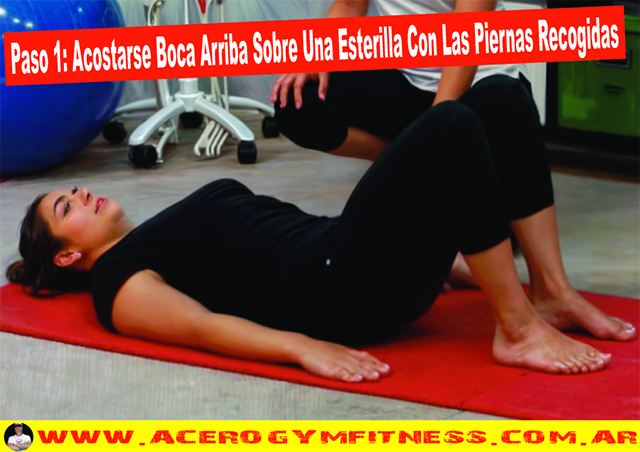 El-ejercicio-de-pilates-que-desbanca-a-las-planchas-y-los-hipopresivos-para-tener-un-vientre-fuerte-y-plano-tijeras-de-pilates-foto-1--recotarse-boca-arriba-con-las-piernas-recogidas